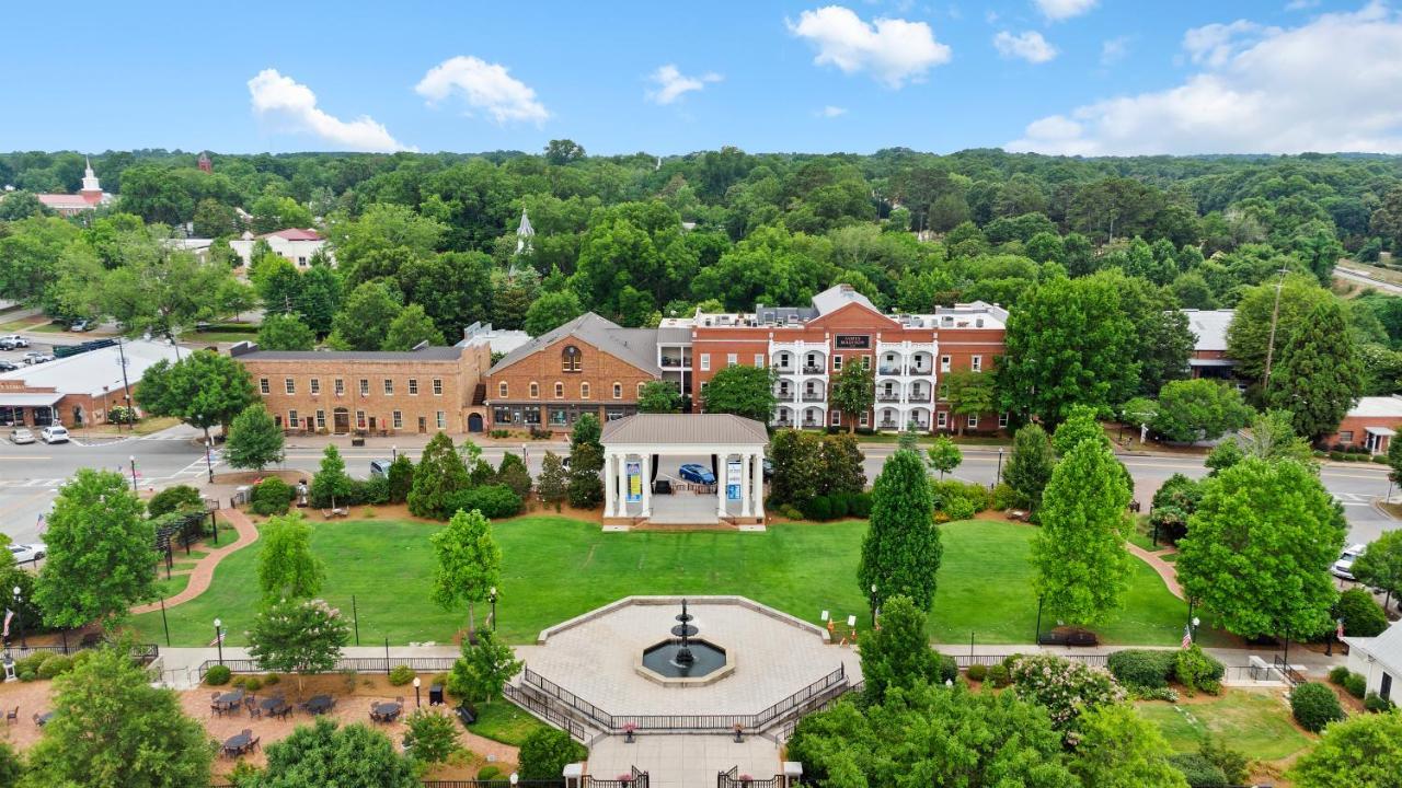 The James Madison Inn ภายนอก รูปภาพ