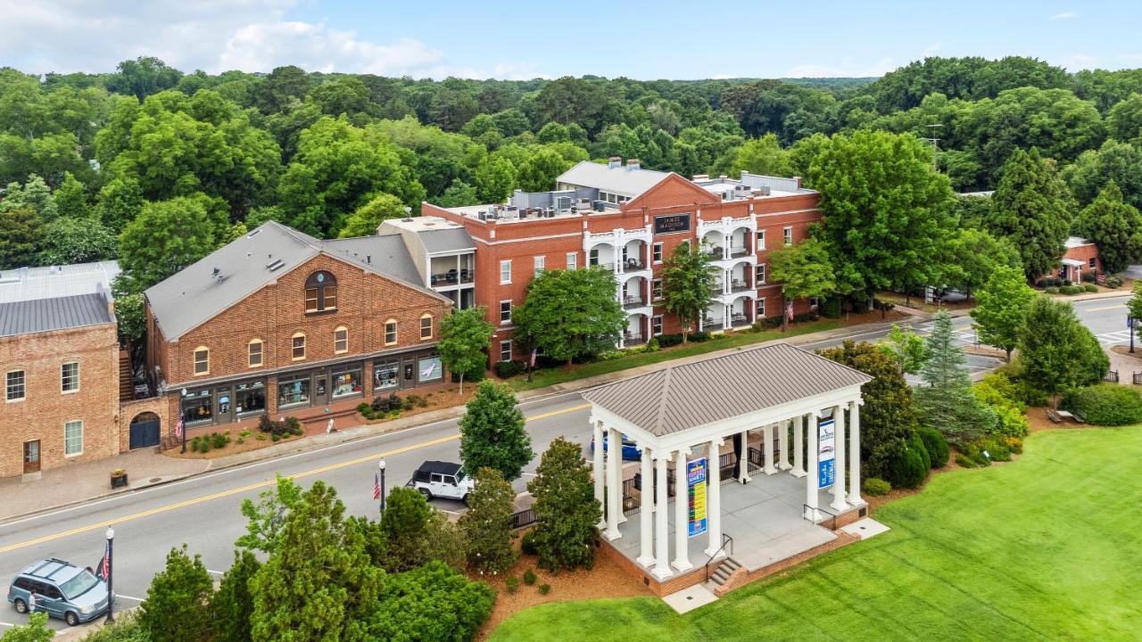 The James Madison Inn ภายนอก รูปภาพ