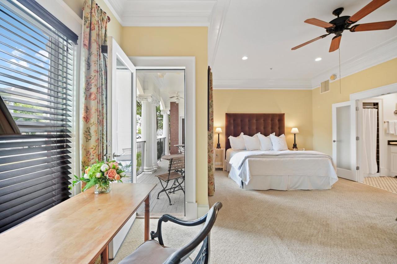 The James Madison Inn ภายนอก รูปภาพ