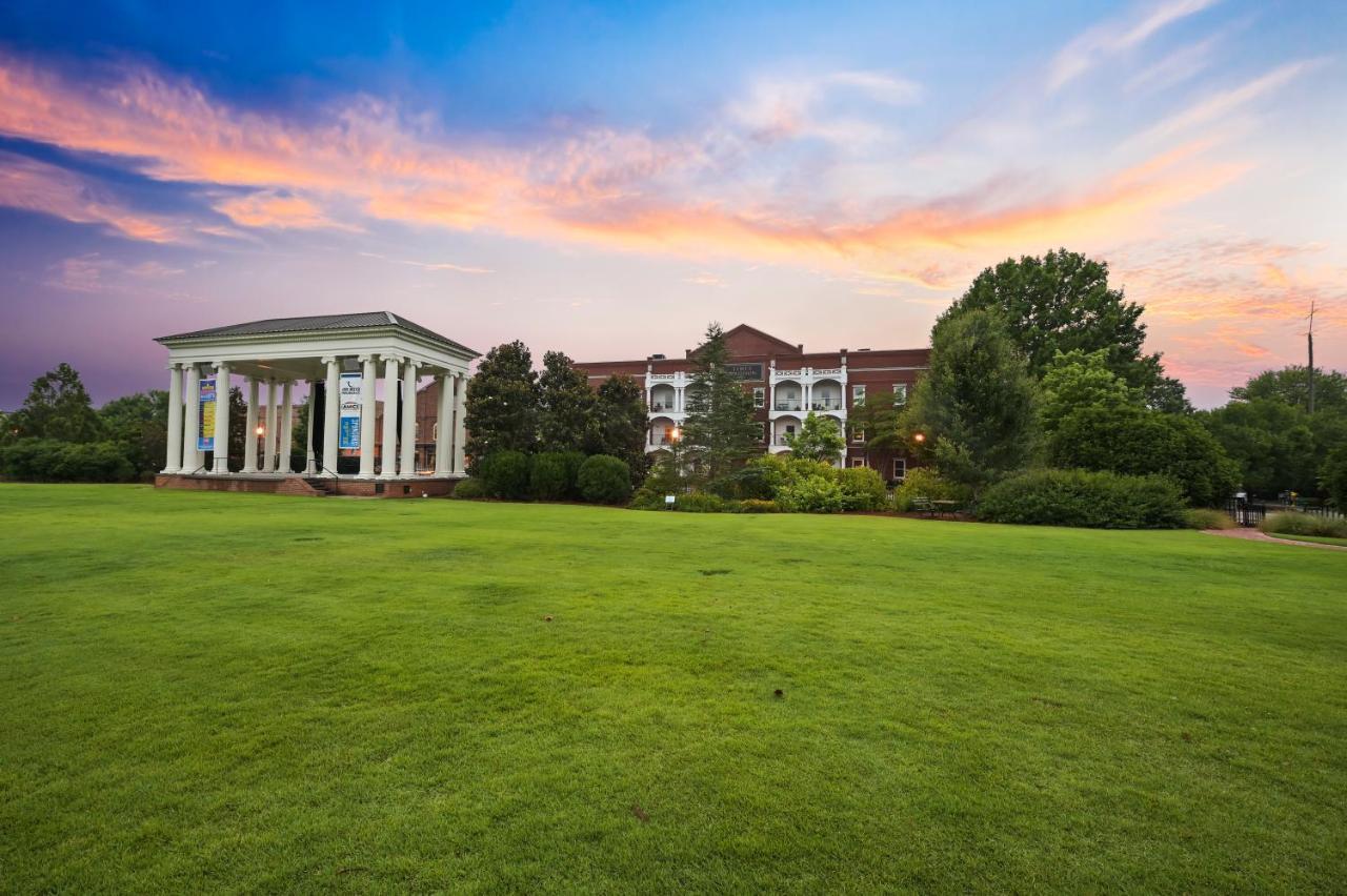 The James Madison Inn ภายนอก รูปภาพ