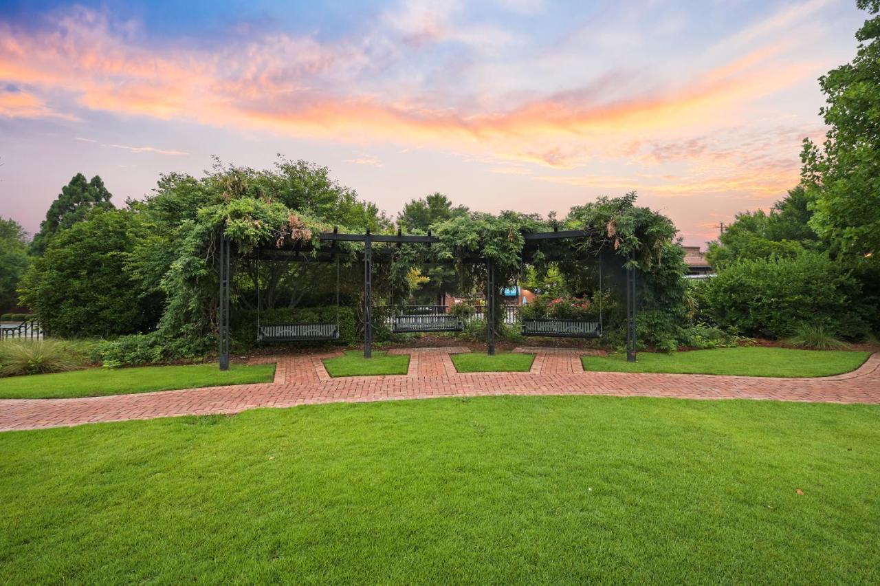 The James Madison Inn ภายนอก รูปภาพ