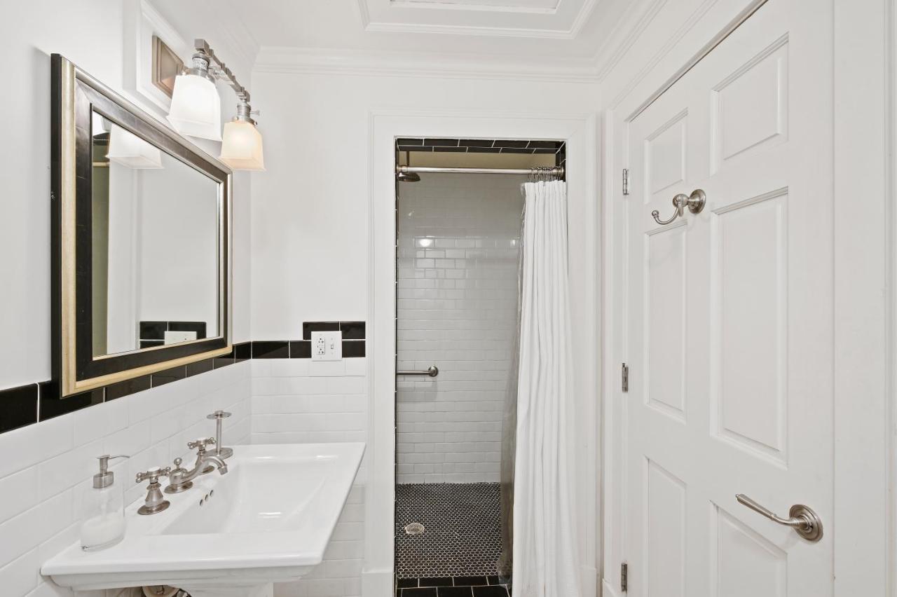 The James Madison Inn ภายนอก รูปภาพ